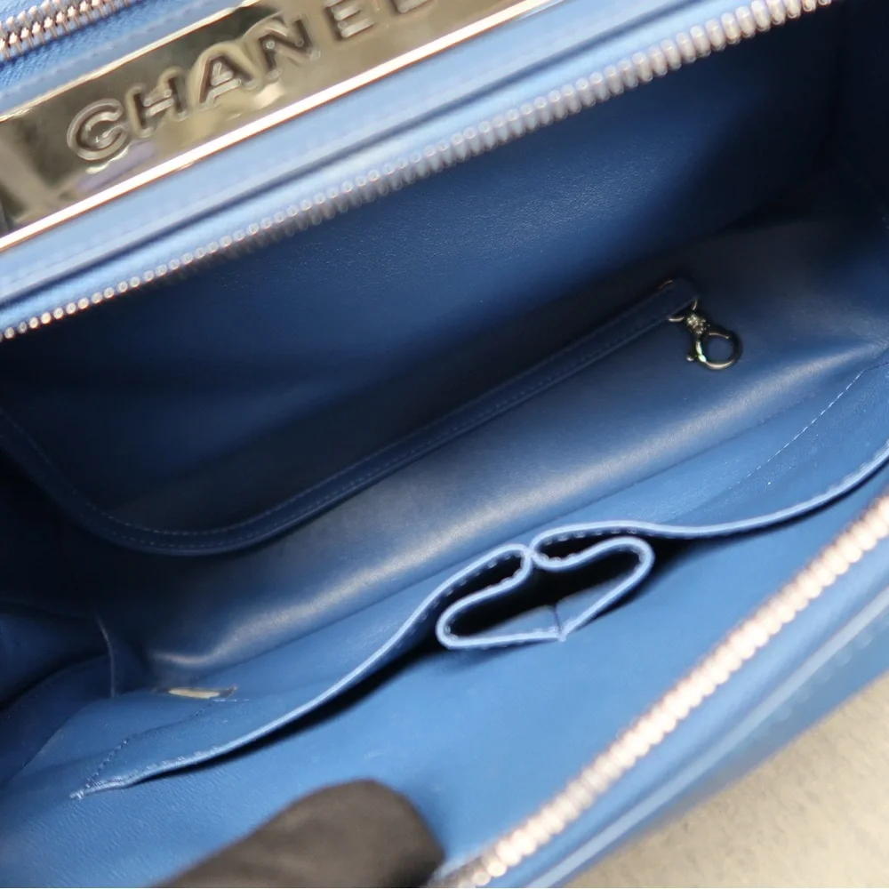 ❌SOLD❌CHANEL Navy Satchel with Gold Accents - Picture 11 of 14